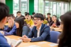 成语接龙大比拼：智慧与友情的成语挑战之旅