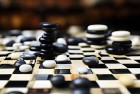 围棋弈城与绝地求生：挑战体验中的快乐童年与英雄梦想