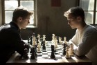 黑白棋对决：挑战与智慧体验之旅
