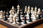 象棋博弈与帝国时代：最后生还者的智慧挑战之旅