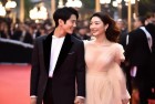 杨紫李现红毯甜蜜合体，明星情侣甜蜜神表现