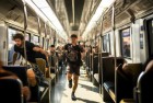 地铁跑酷表演赛：地铁内挑战与惊喜的极限激情