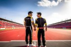 QQ飞车情侣赛：街头激情挑战，携手共筑梦想之旅