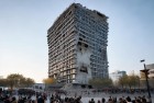 上海一建筑局部坍塌引发热议：网友直呼“太有趣了！
