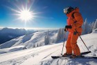 星空下的滑雪大冒险之旅：挑战自我，梦想成真