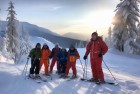 滑雪大冒险之旅：挑战自我，尽享雪上风情