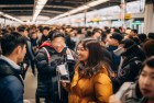 铁路春运售票高峰：线上线下体验，我们一起感受团圆之路