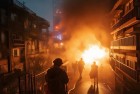 美国突发火灾致5死 消防员英勇救援 感受黑暗中的生命之光