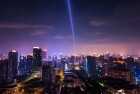 成都天空神秘发光物：街头黑暗中的星星奇观体验